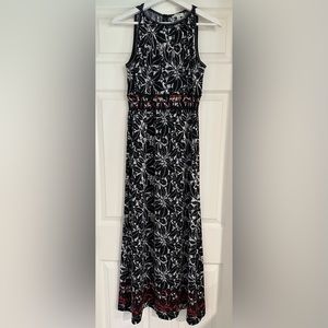 Max Studio women’s black & white with red-orange accents maxi dress, size sm.